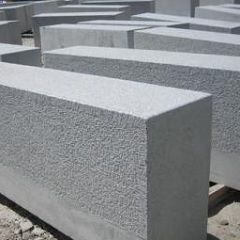 zāģēta dedzināta granīta apmale