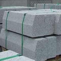 granīta apmale ceļiem