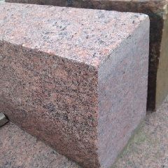 sarkana akmens apmale