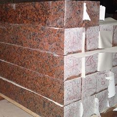 sarkanas granīta apmales