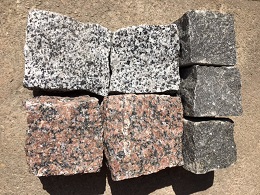 šķelts granīta bruģakmens